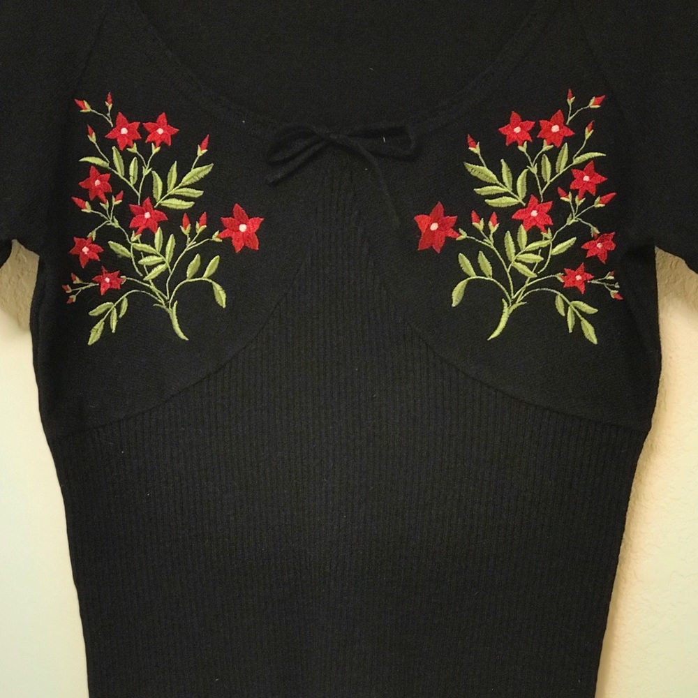 ❤️vintage embroidered sweater crop❤️